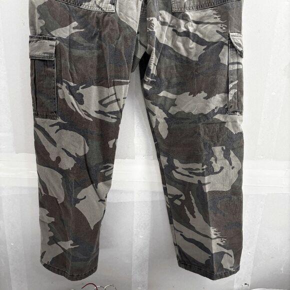 NWT Wrangler Fleece Lined Camo Cargo Pants Mens Relaxed Fit 36x30 Hunting - Picture 8 of 8